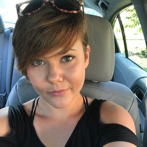 Meet your Posher, Lorissa